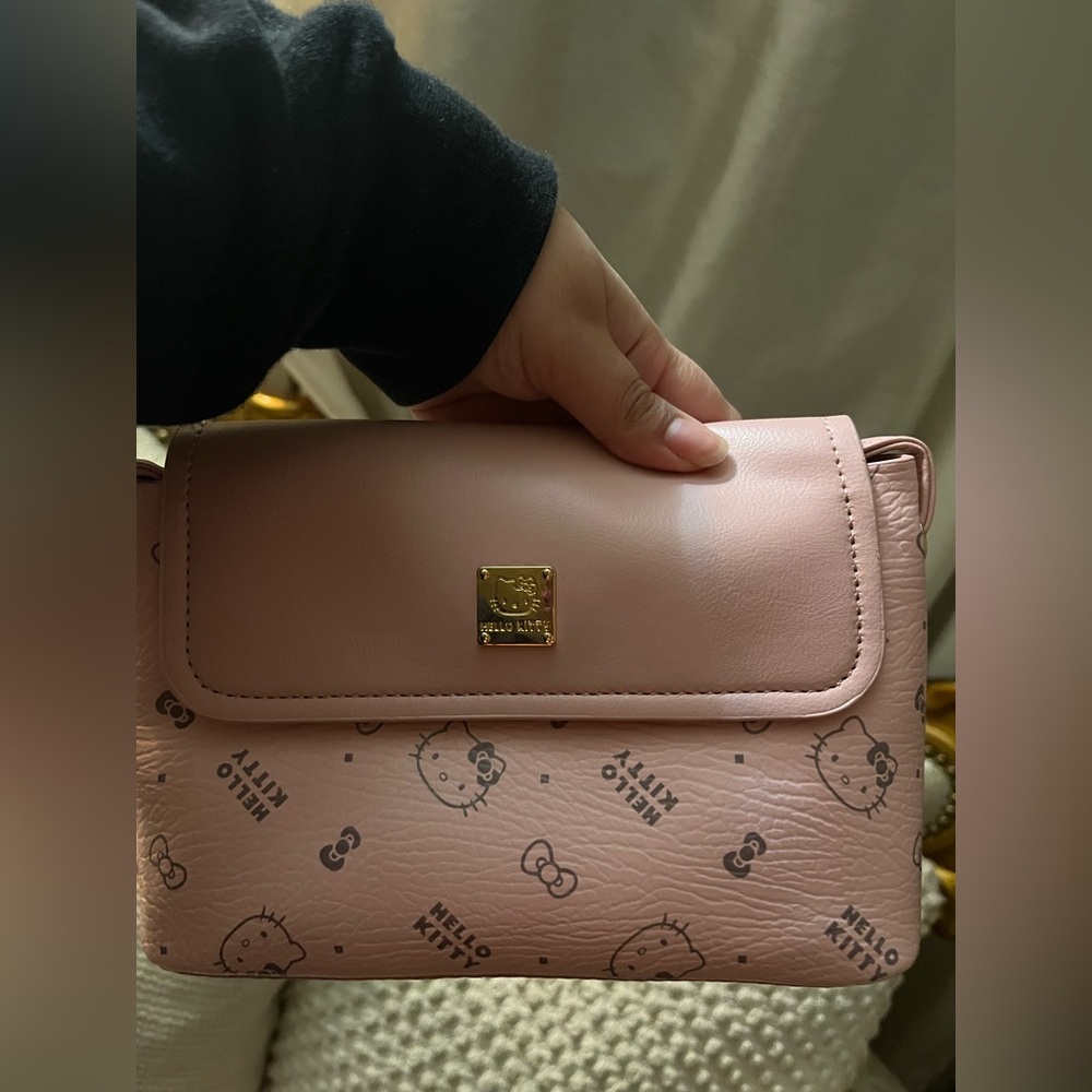 Brand new, Light creamy pink Hello Kitty handbag
